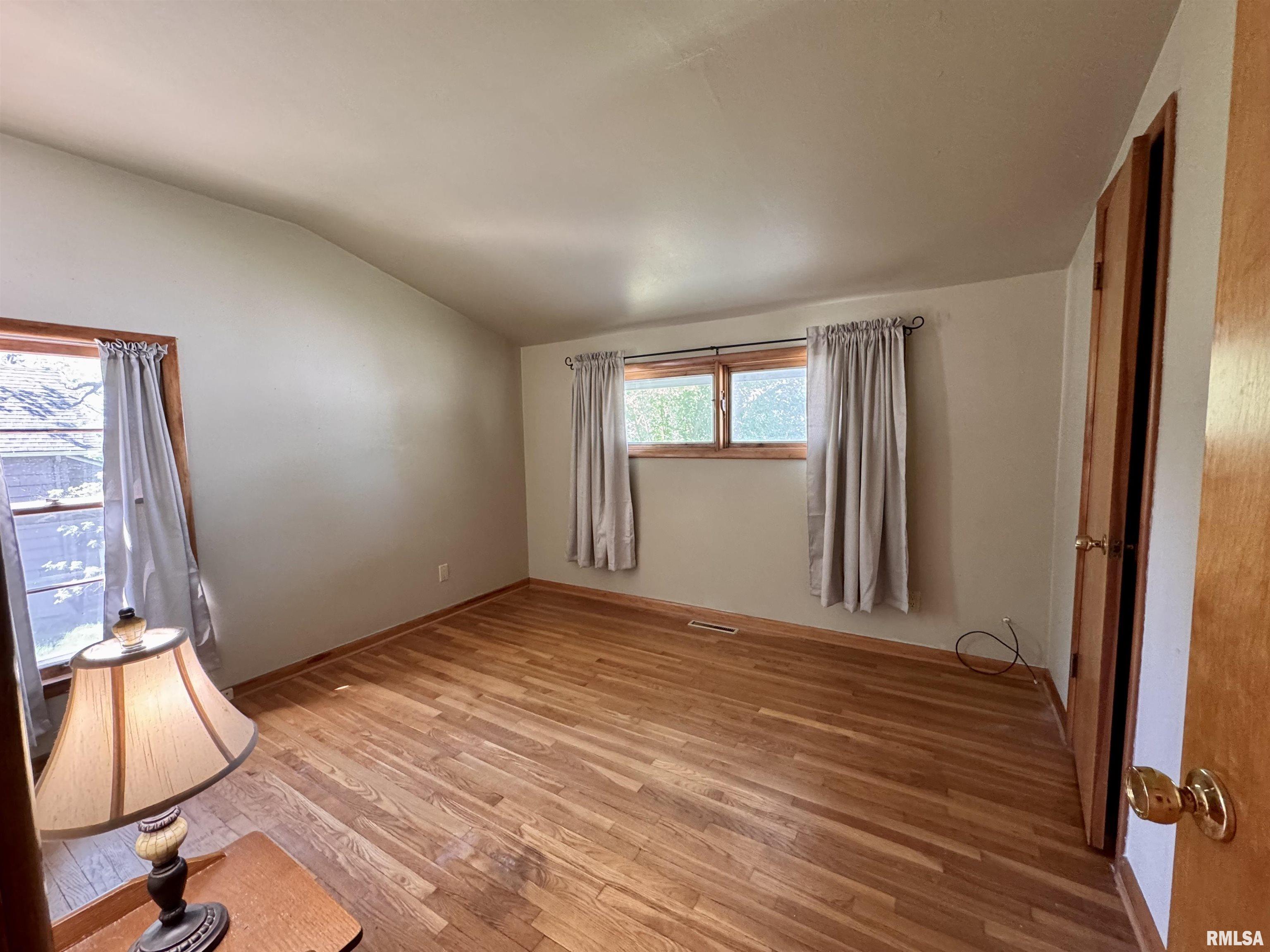 439 East Yeiser Street Macomb, IL 61455 - Photo 12 of 24