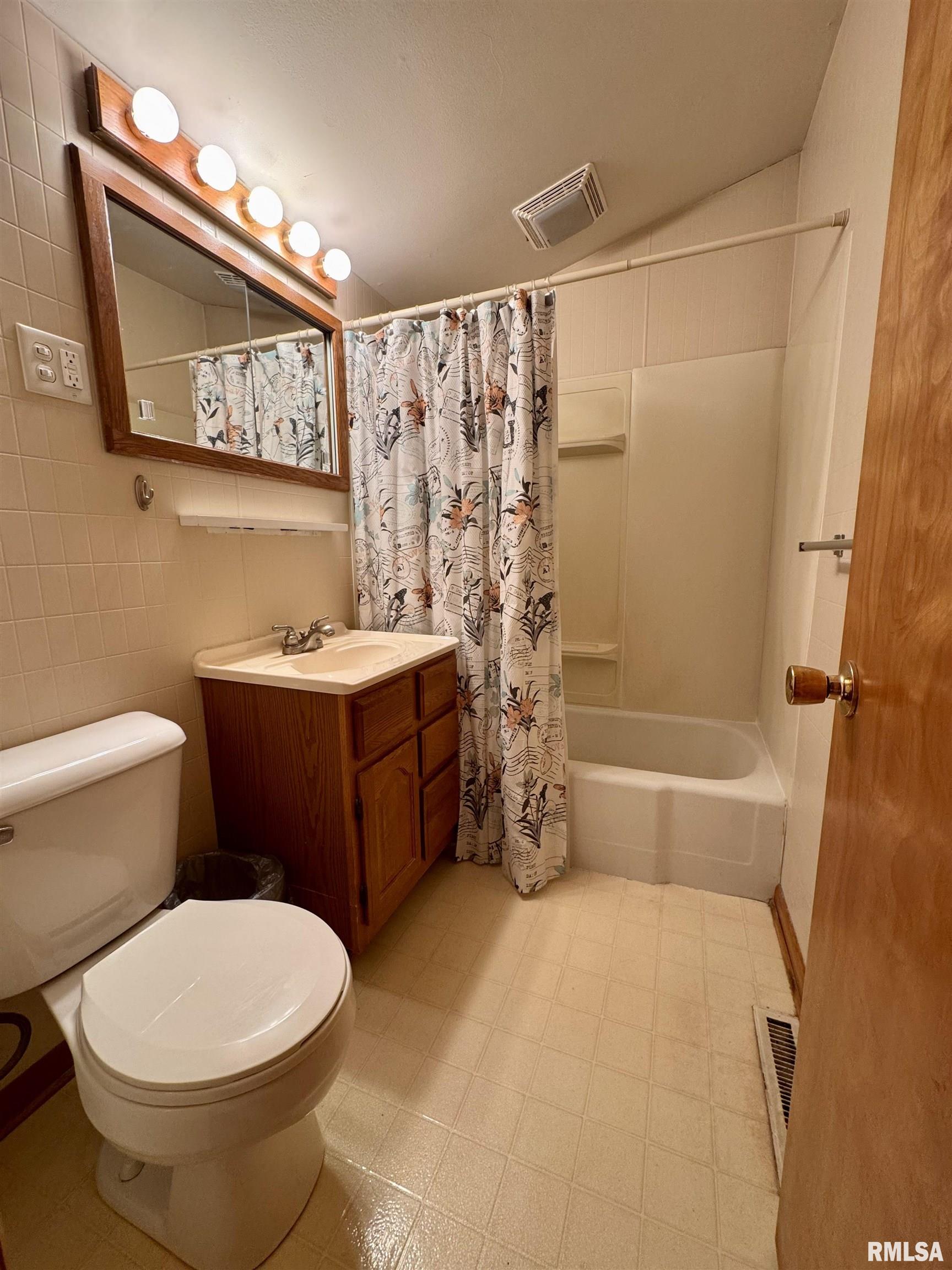 439 East Yeiser Street Macomb, IL 61455 - Photo 14 of 24