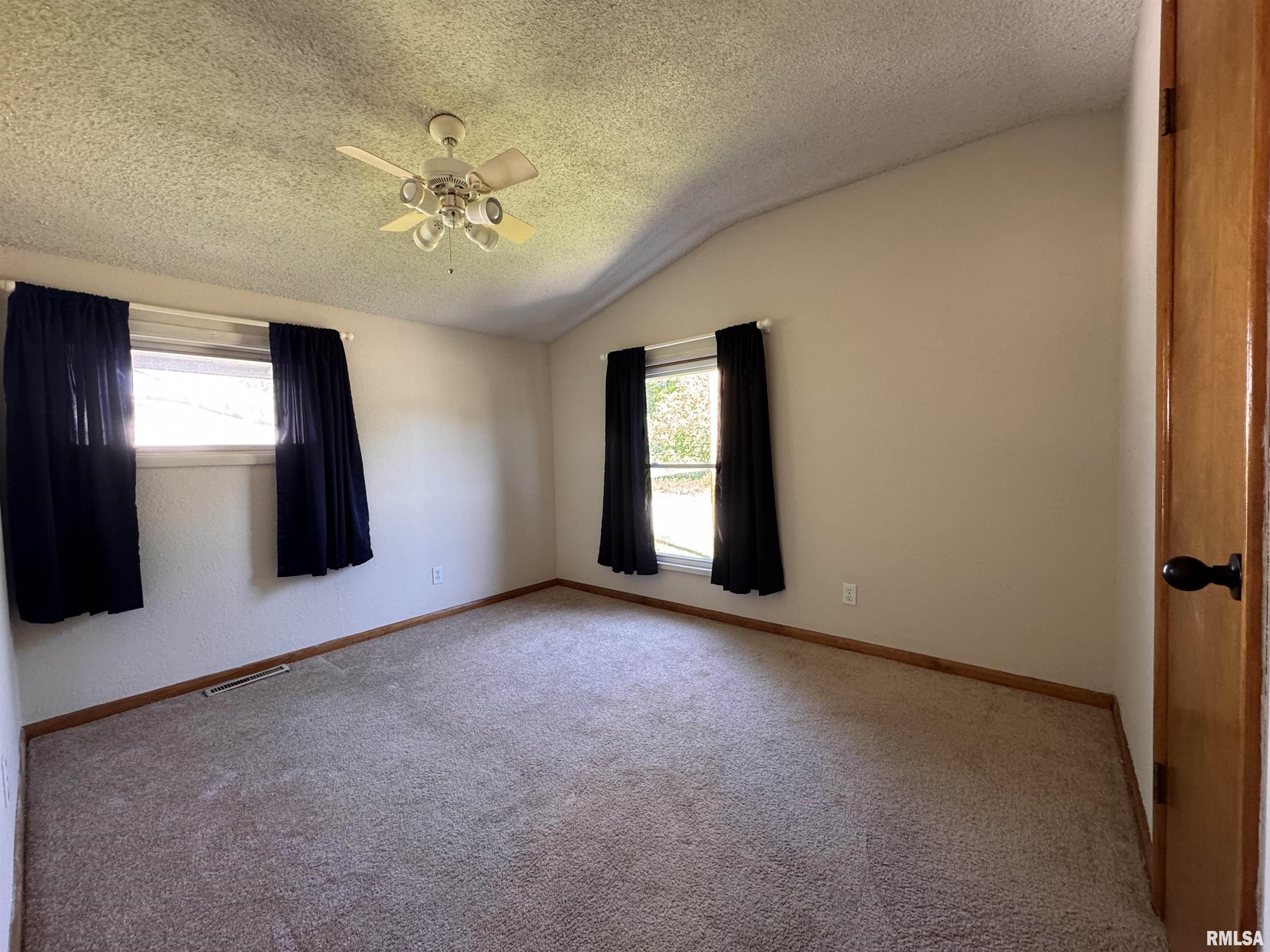 439 East Yeiser Street Macomb, IL 61455 - Photo 15 of 24