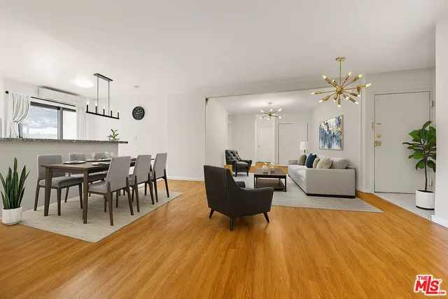 $600,000 | 18530 Hatteras Street, Unit 313, Tarzana, CA 91356