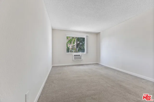 $600,000 | 18530 Hatteras Street, Unit 313, Tarzana, CA 91356