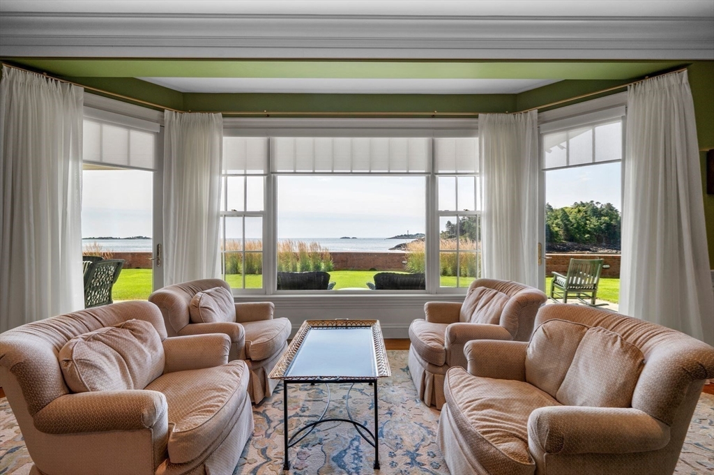 17 Crowninshield Road Marblehead, MA 01945 - Photo 14 of 42