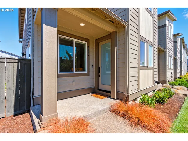 a view of a entryway of a house