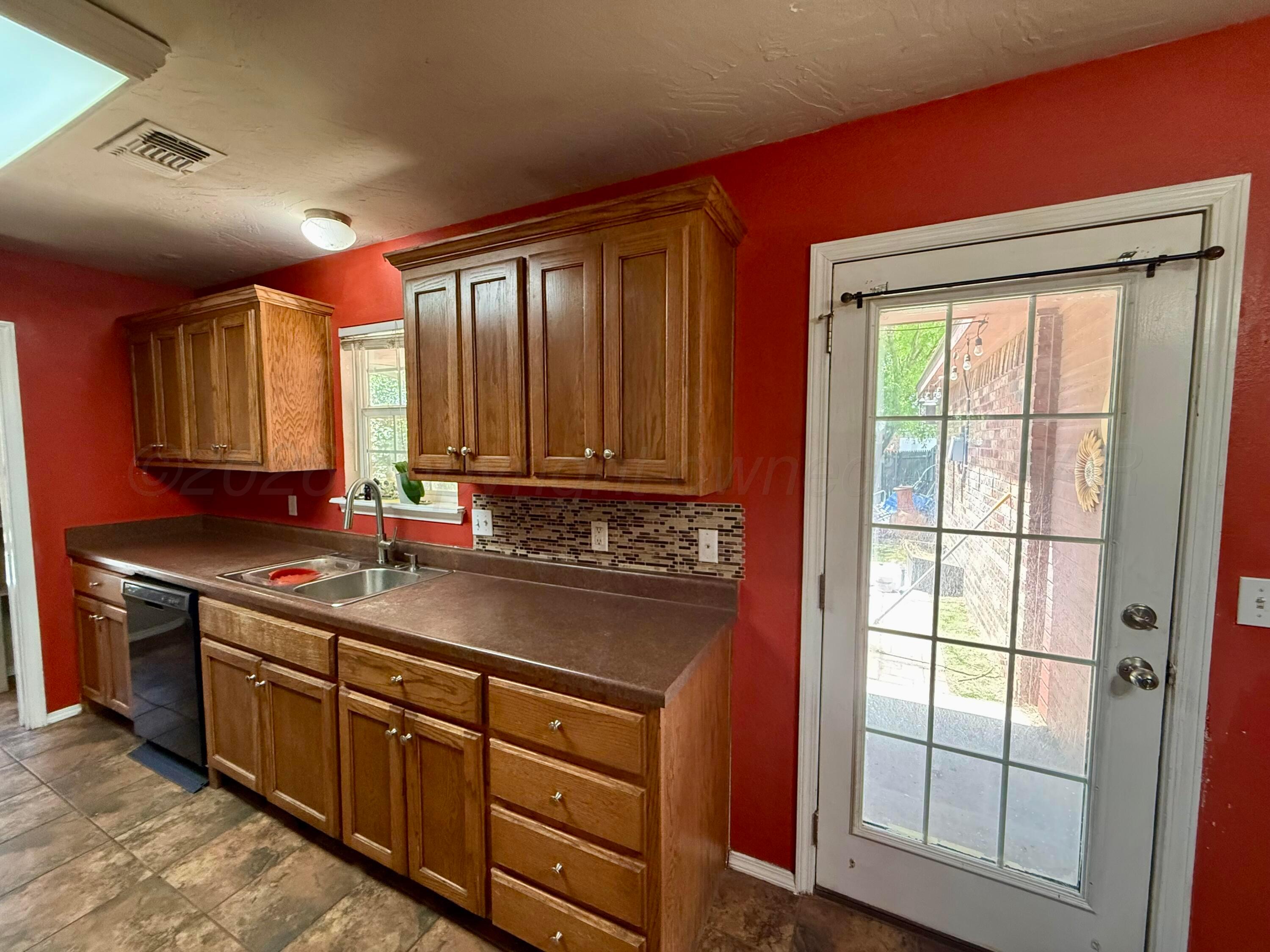 7006 Explorer Trail Amarillo, TX 79118 - Photo 6 of 24 Kitchen