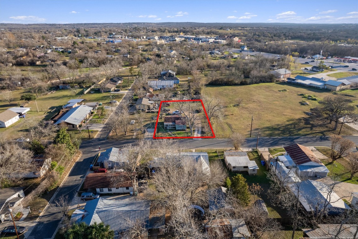 503 West Alamo Street Elgin, TX 78621 - Photo 3 of 15 a view of a city