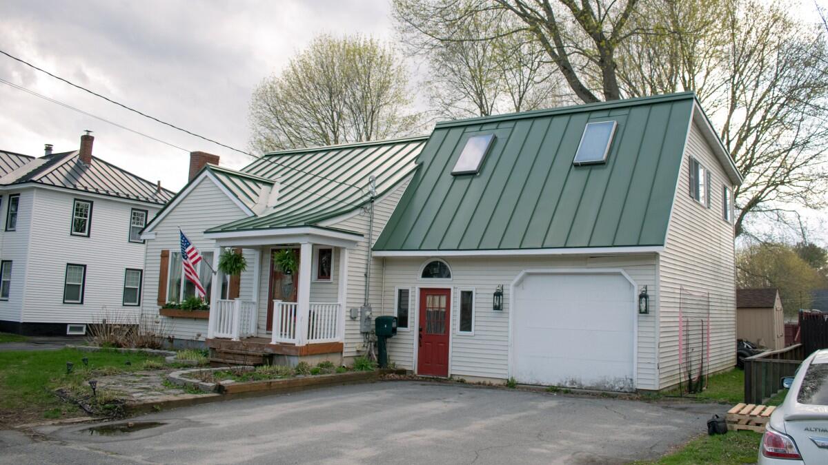 13 Colonial Street Waterville, ME 04901 - Photo 3 of 25 13 Colonial St