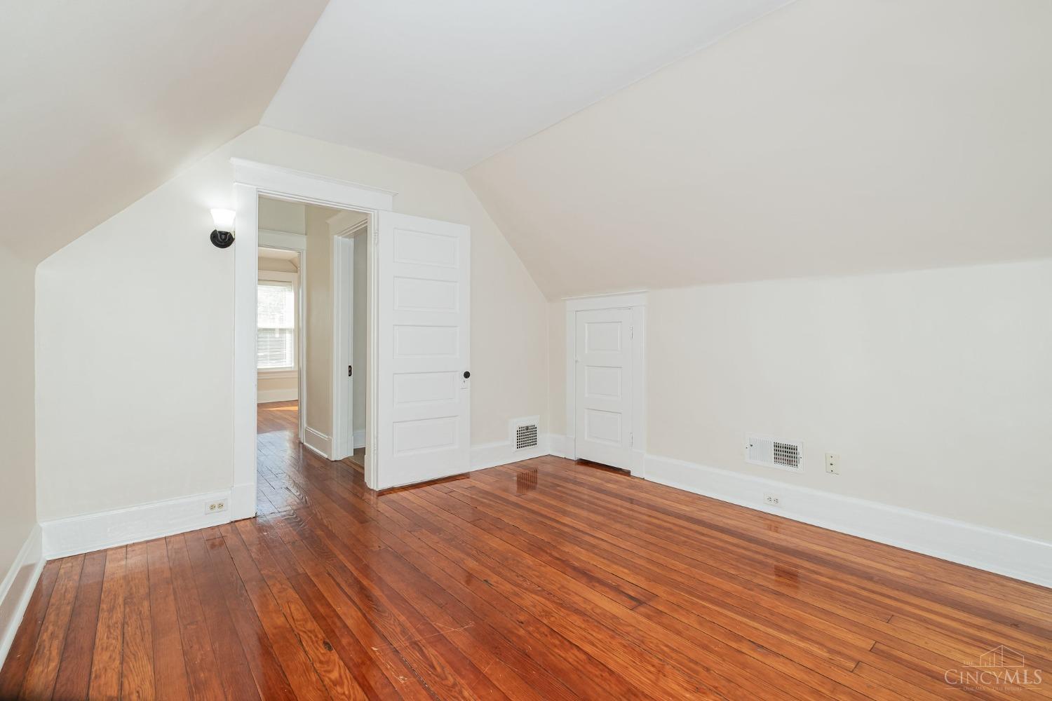 3438 Brotherton Road Cincinnati, OH 45209 - Photo 14 of 25