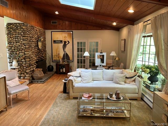 3 Fox Lane Locust Valley, NY 11560 - Photo 9 of 38 Cathedral Ceiling adorn this spacious living room