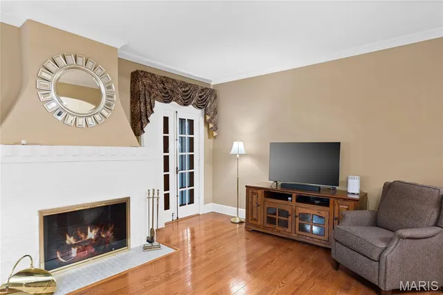 $214,900 | 427 South Douglas Avenue, Belleville, IL 62220