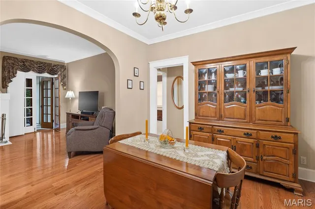 $214,900 | 427 South Douglas Avenue, Belleville, IL 62220