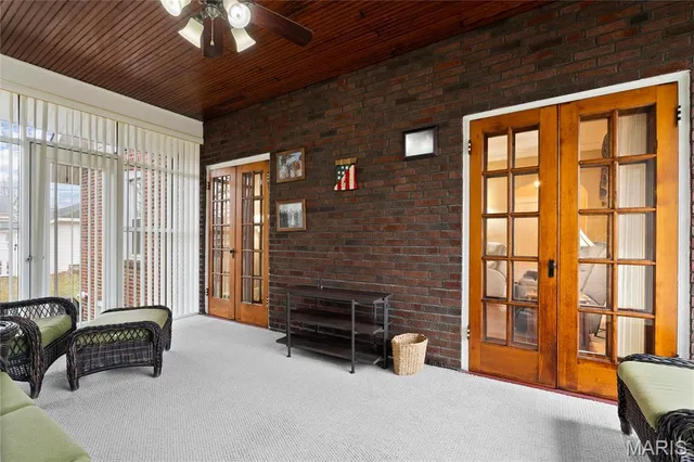 $214,900 | 427 South Douglas Avenue, Belleville, IL 62220