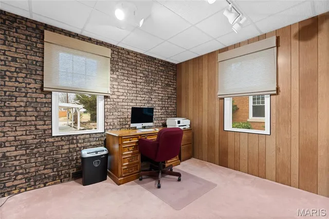 $214,900 | 427 South Douglas Avenue, Belleville, IL 62220