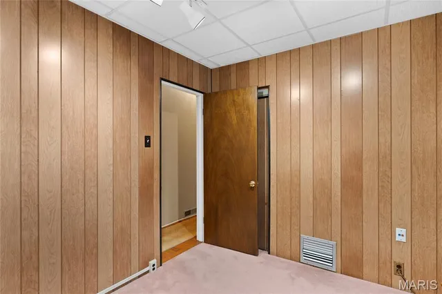 $214,900 | 427 South Douglas Avenue, Belleville, IL 62220