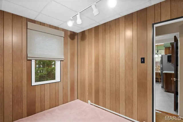 $214,900 | 427 South Douglas Avenue, Belleville, IL 62220