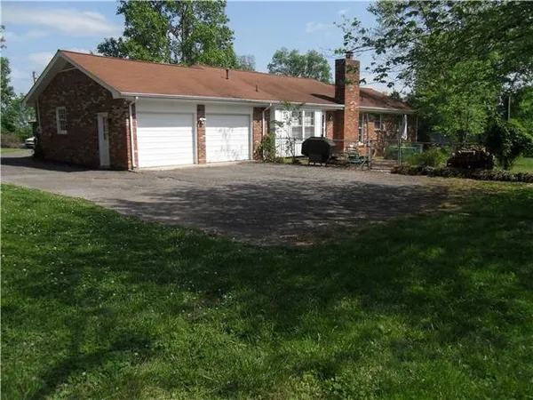 $2,225 | 3824 Lake Aire Court, Nashville, TN 37217