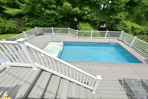$1,899,000 | 39 Upper Drive, Huntington Bay, NY 11743