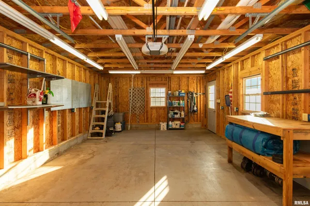 $319,900 | 2104 Marigold Drive, Pekin, IL 61554