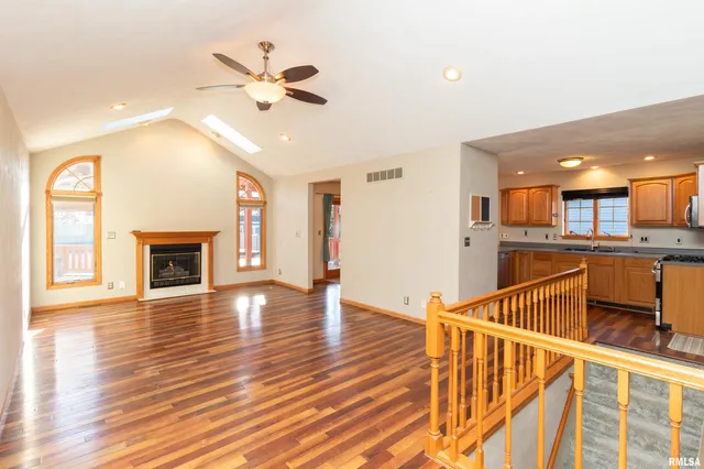 $319,900 | 2104 Marigold Drive, Pekin, IL 61554