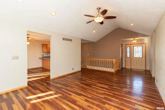 $319,900 | 2104 Marigold Drive, Pekin, IL 61554