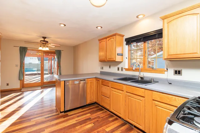 $319,900 | 2104 Marigold Drive, Pekin, IL 61554