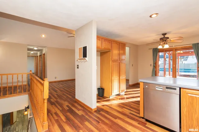 $319,900 | 2104 Marigold Drive, Pekin, IL 61554