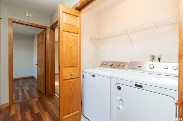 $319,900 | 2104 Marigold Drive, Pekin, IL 61554