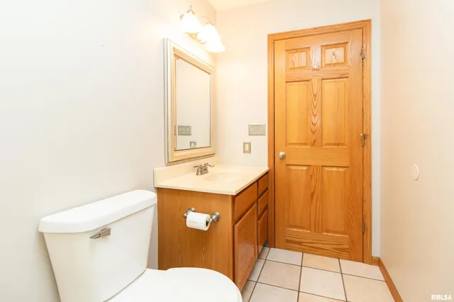 $319,900 | 2104 Marigold Drive, Pekin, IL 61554