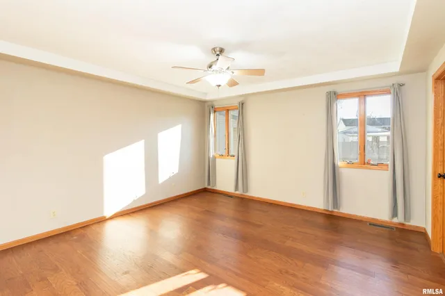 $319,900 | 2104 Marigold Drive, Pekin, IL 61554