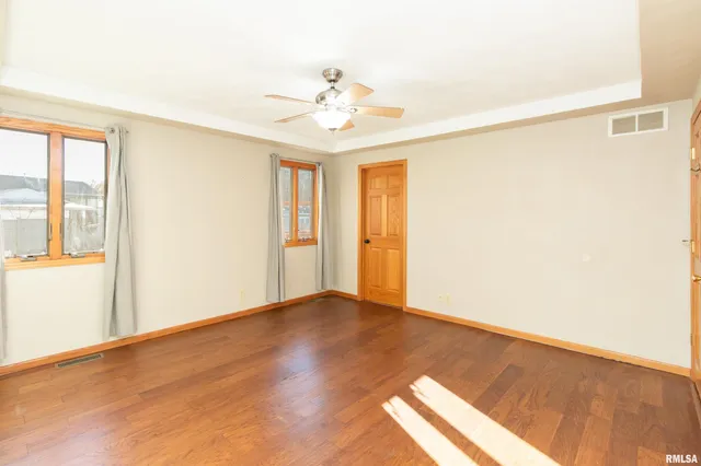 $319,900 | 2104 Marigold Drive, Pekin, IL 61554