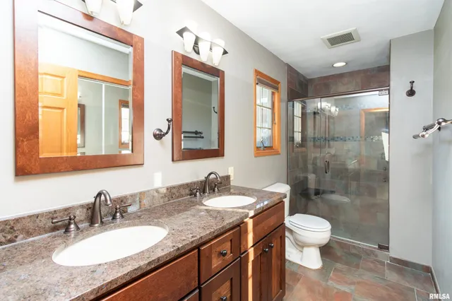 $319,900 | 2104 Marigold Drive, Pekin, IL 61554