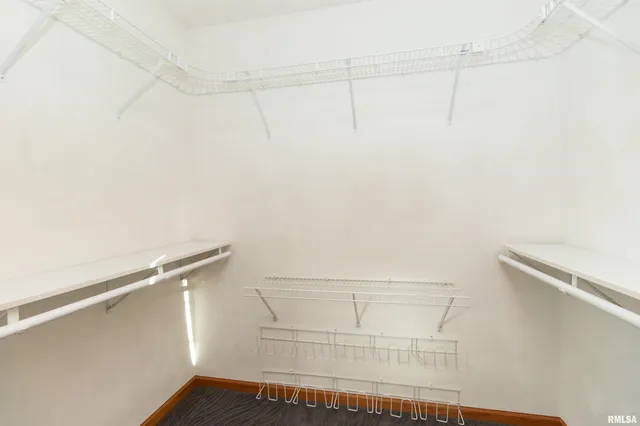 $319,900 | 2104 Marigold Drive, Pekin, IL 61554