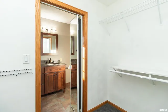 $319,900 | 2104 Marigold Drive, Pekin, IL 61554