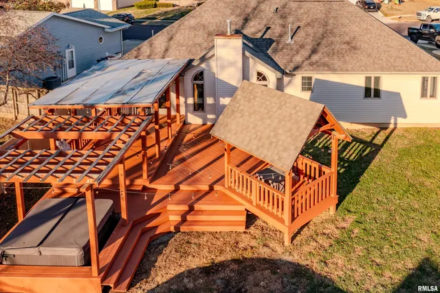 $319,900 | 2104 Marigold Drive, Pekin, IL 61554