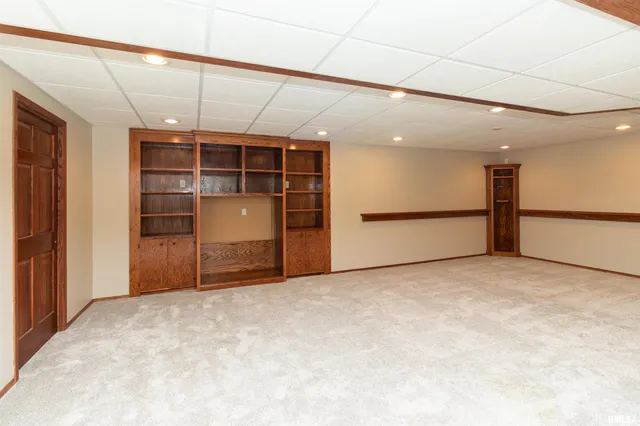 $319,900 | 2104 Marigold Drive, Pekin, IL 61554