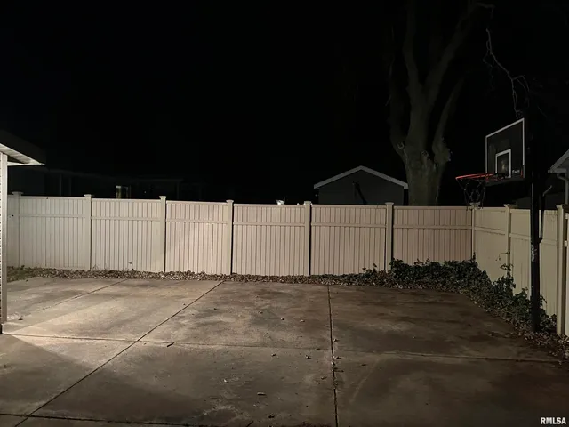 $319,900 | 2104 Marigold Drive, Pekin, IL 61554