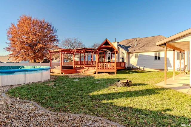 $319,900 | 2104 Marigold Drive, Pekin, IL 61554