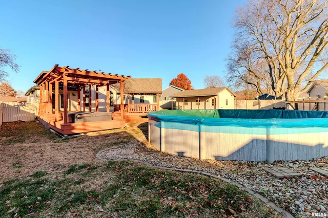 $319,900 | 2104 Marigold Drive, Pekin, IL 61554