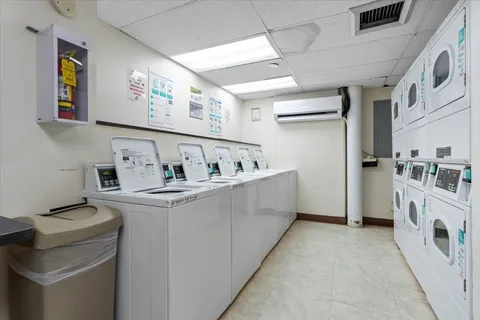 a view of utility room