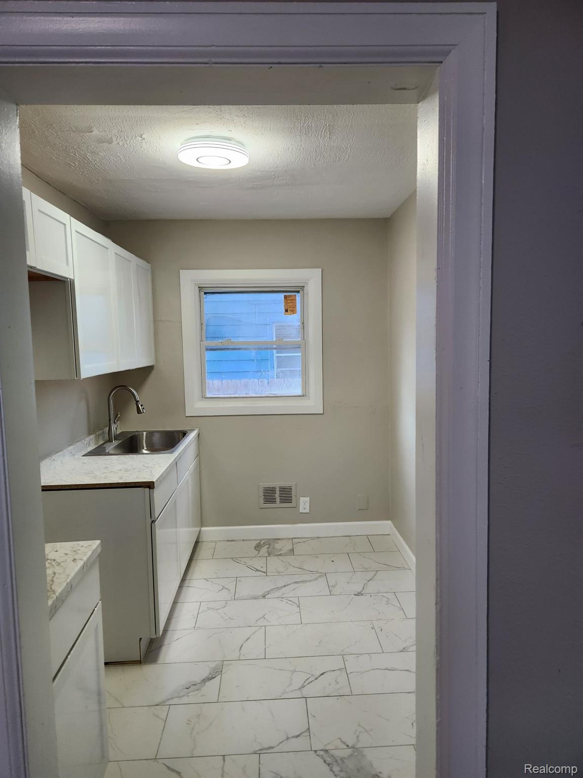 6491 Rutland Street Detroit, MI 48228 - Photo 9 of 15
