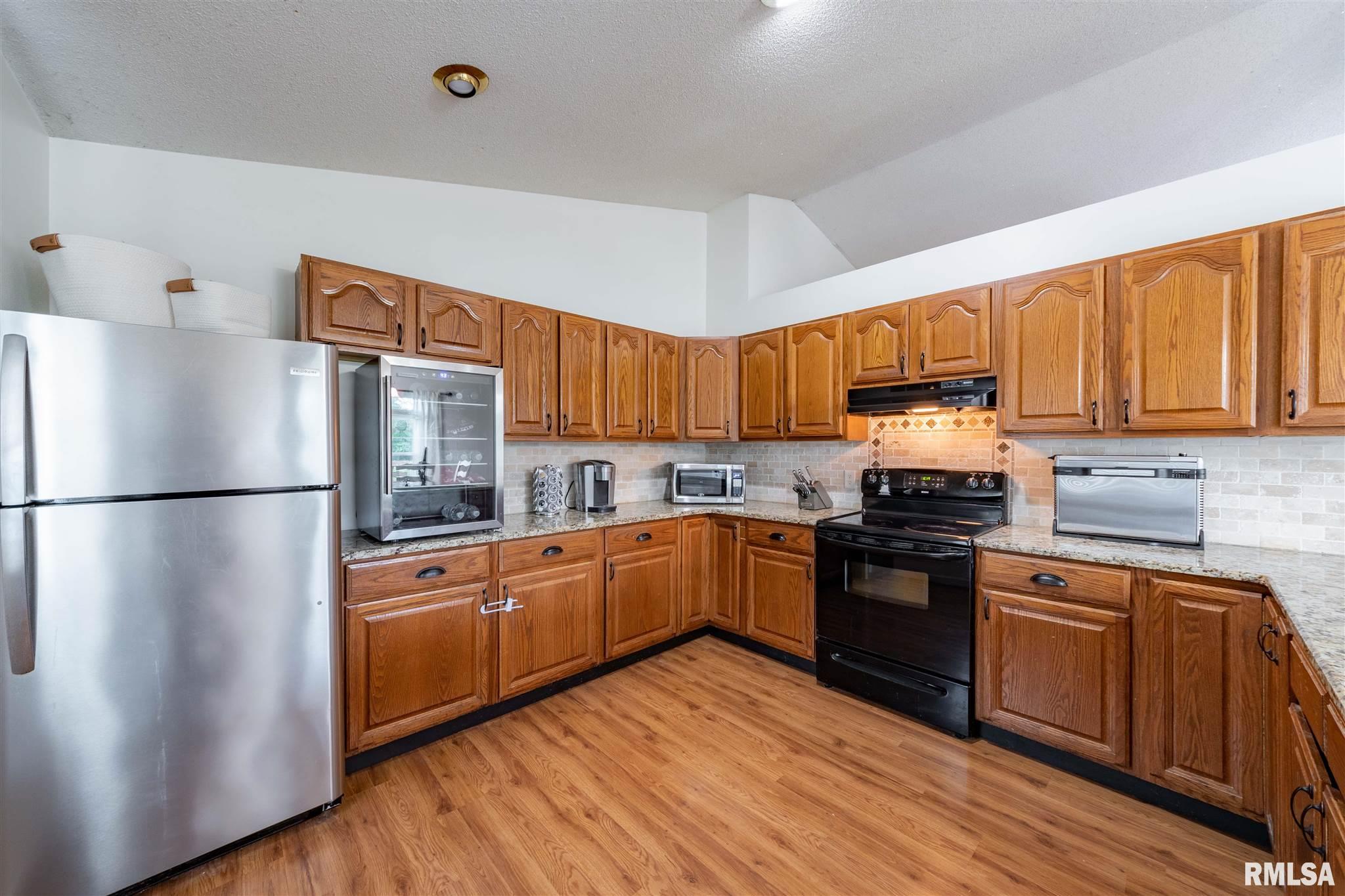 11478 Cedar Grove Road Marion, IL 62959 - Photo 7 of 18