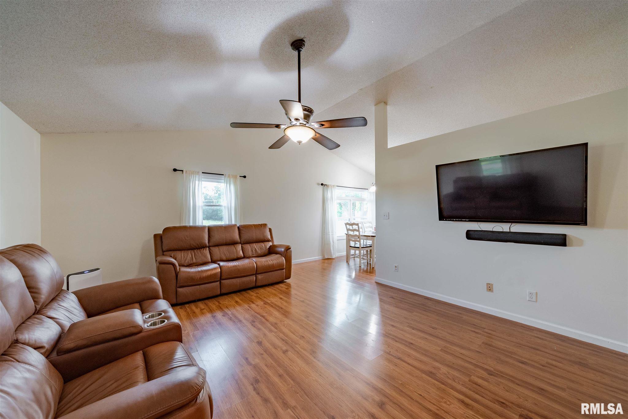 11478 Cedar Grove Road Marion, IL 62959 - Photo 10 of 18