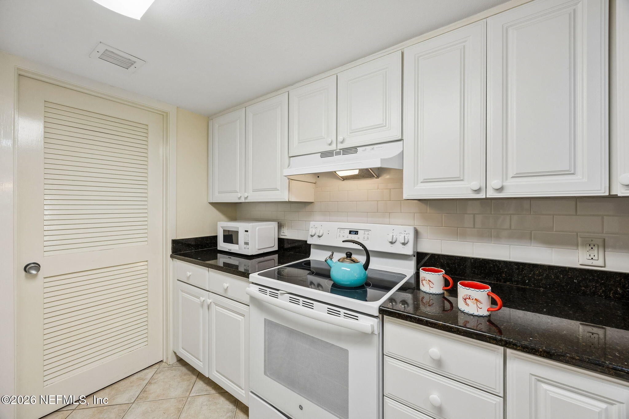 2111 Beachwood Road Fernandina Beach, FL 32034 - Photo 11 of 37 16-web-or-mls-2111 Beachwood Rd (19 of 5