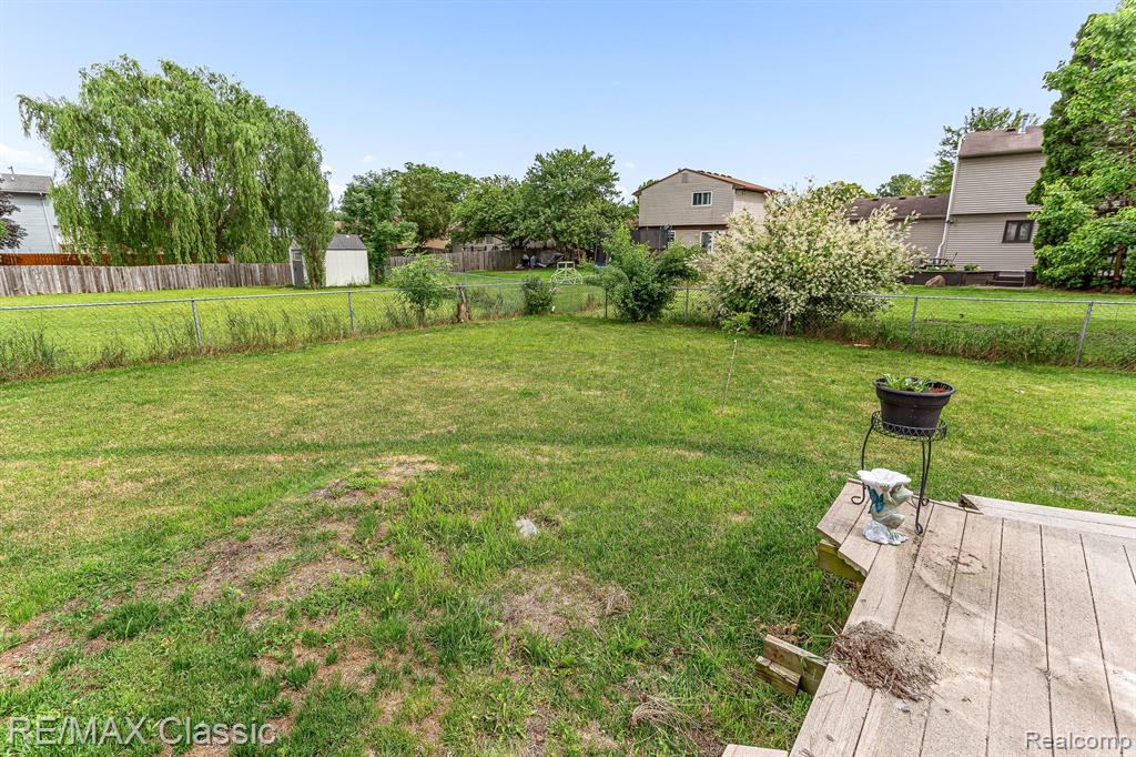 43533 Stuart Court Canton, MI 48187 - Photo 25 of 35