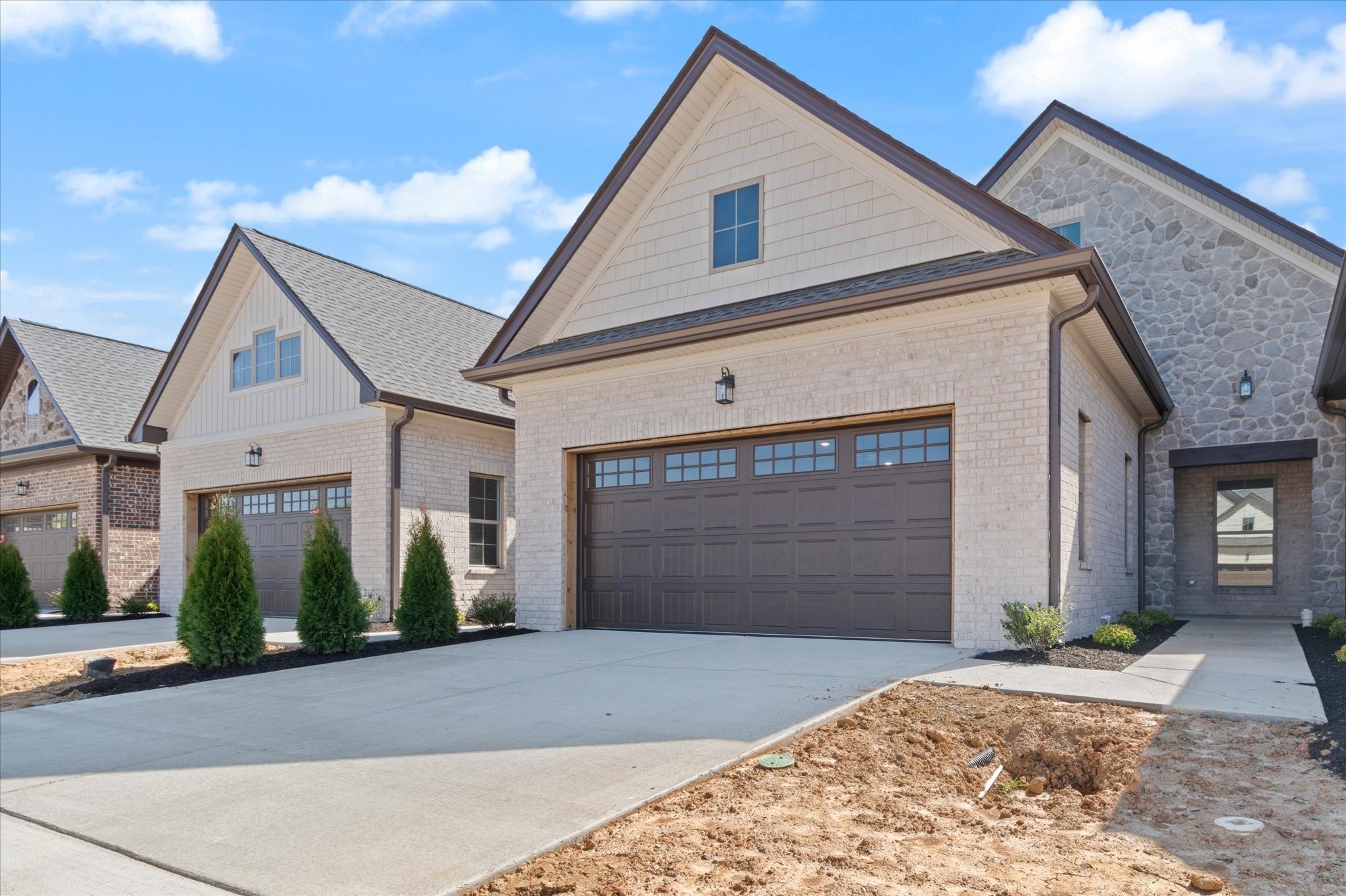 446 West Foxrun Springfield, TN 37172 - Photo 2 of 10