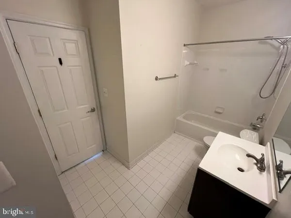 $1,725 | 3516 Worthington Boulevard, Unit 301, Frederick, MD 21704
