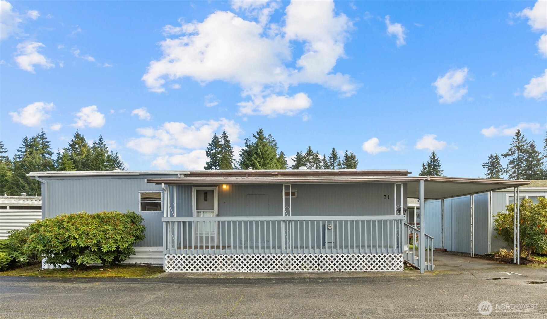 11622 Silver Lake Road, Unit 71 Everett, WA 98208 - Photo 28 of 35 front view of a house