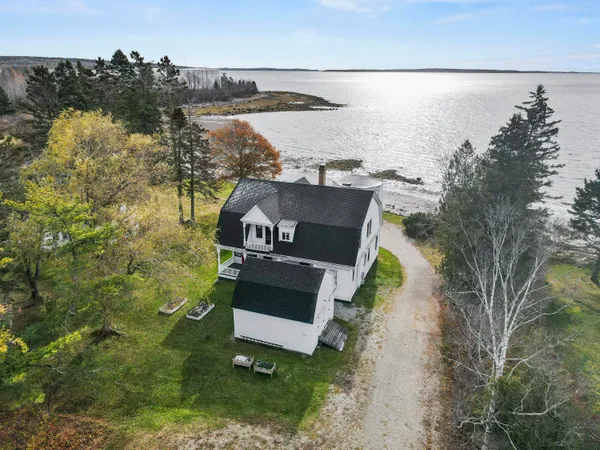 $1,600,000 | 29 Navy Street, Searsport, ME 04974