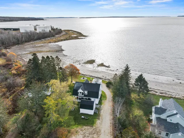 $1,700,000 | 29 Navy Street, Searsport, ME 04974