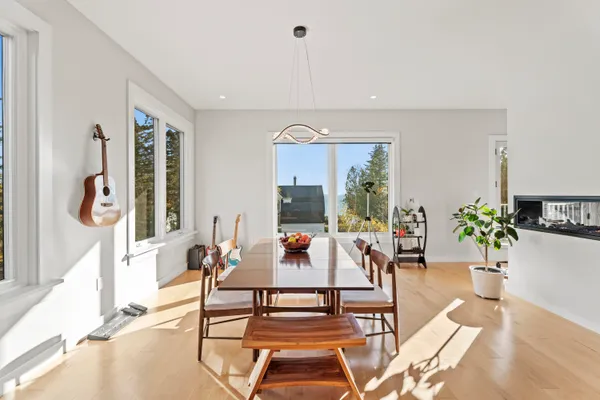 $1,250,000 | 29 Navy Street, Searsport, ME 04974