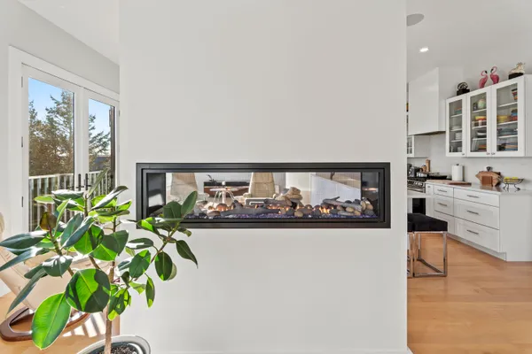 $1,250,000 | 29 Navy Street, Searsport, ME 04974